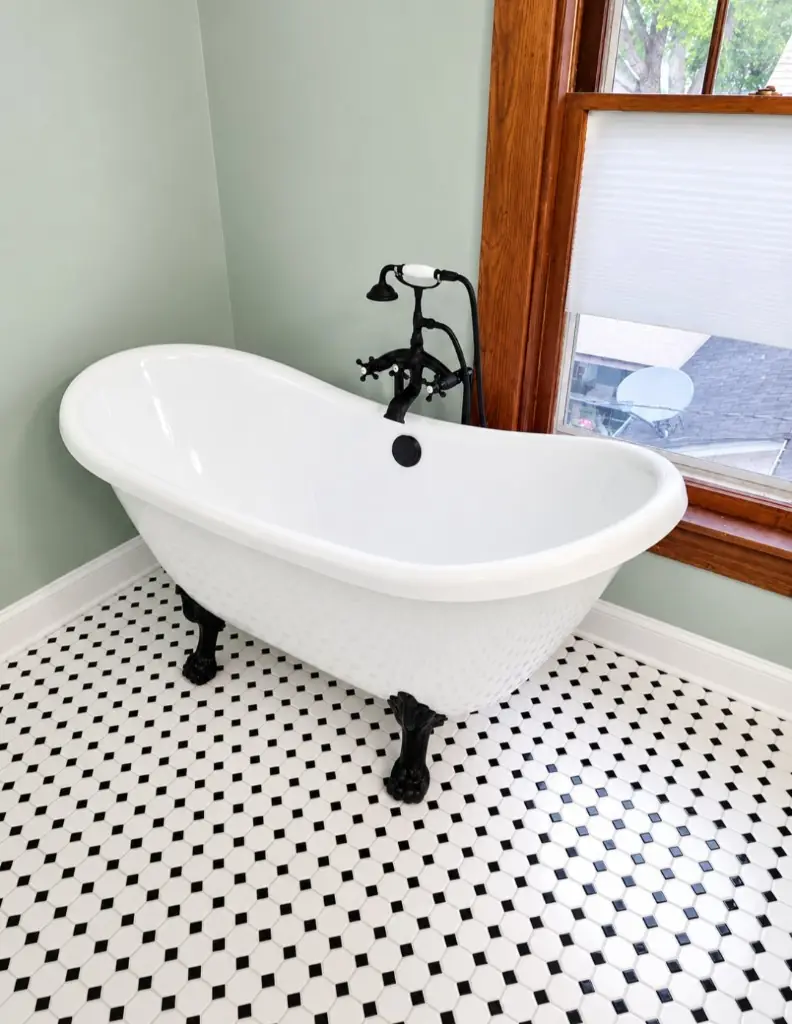 Bathroom remodeled by Good Ol’ Boys Construction in Central Ohio